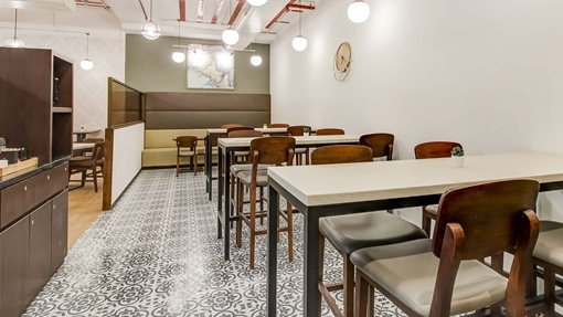 6 Seater Meeting Room