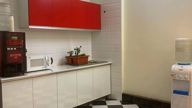 6 Seater Meeting Room