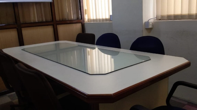 6 Seater Meeting Room