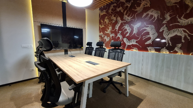 6 Seater Meeting Room