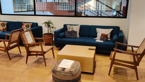 6 Seater Meeting Room