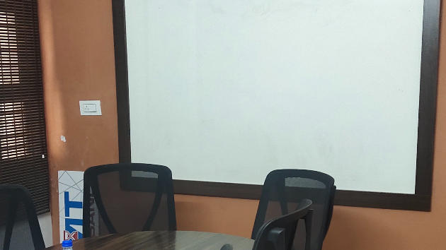 6 Seater Meeting Room