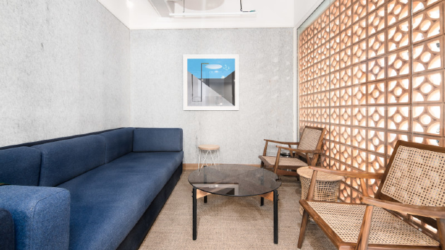 GoSpace 8256 5 Seater Meeting Room
