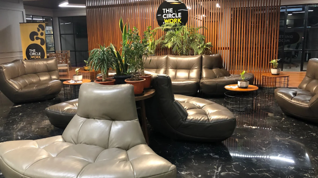 6 Seater Meeting Room