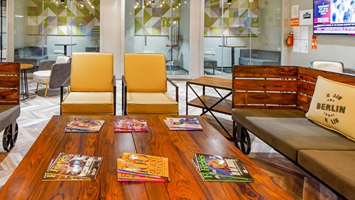 6 Seater Meeting Room