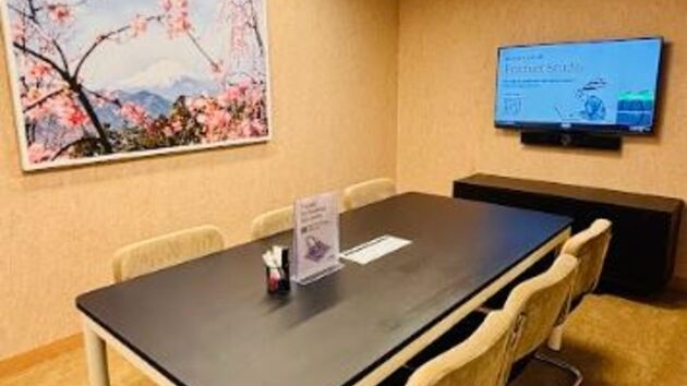 GoSpace 8725 6 Seater Meeting Room