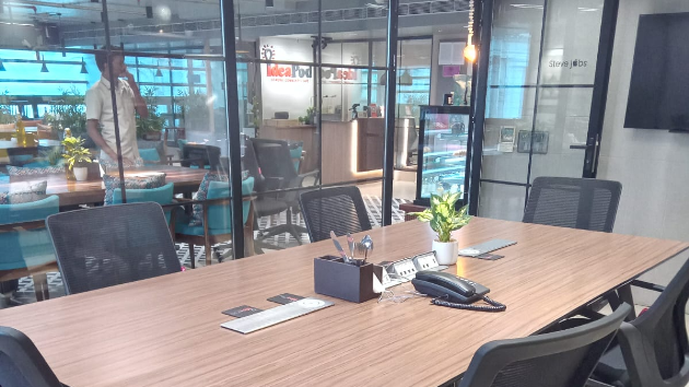 6 Seater Meeting Room