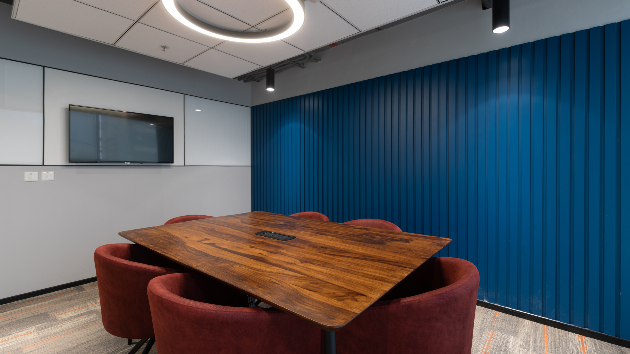 6 Seater Meeting Room