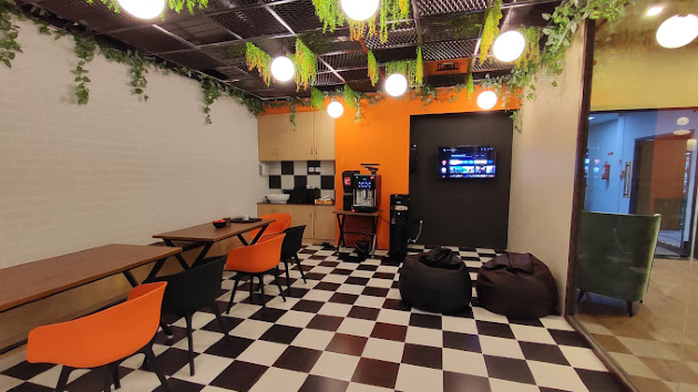 6 Seater Meeting Room