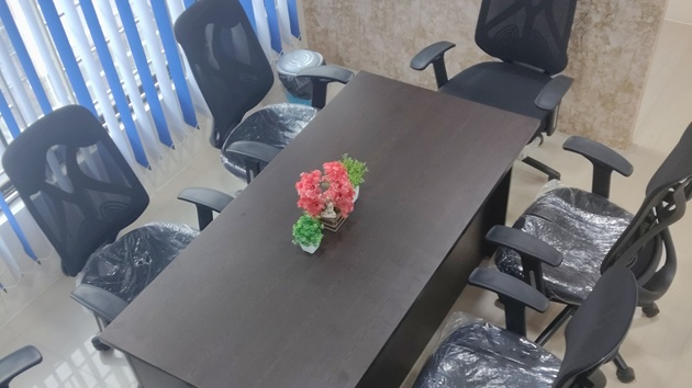 6 Seater Meeting Room