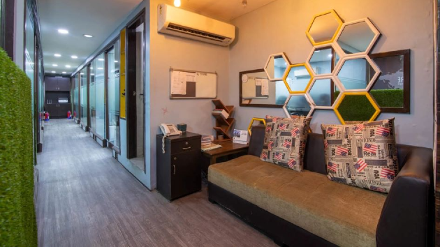 6 Seater Meeting Room