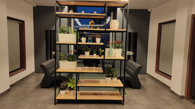 6 Seater Meeting Room