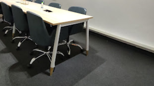 6 Seater Meeting Room