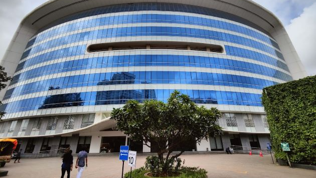 6 Seater Private Cabin