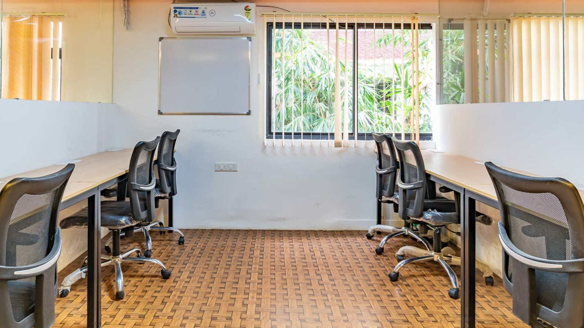 GoOffice 2223 6 Seater Private Cabin 