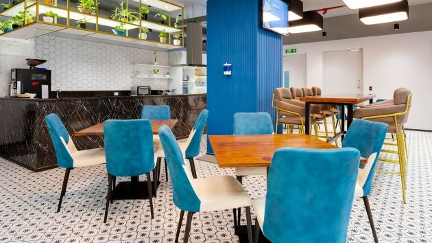 6 Seater Private Cabin