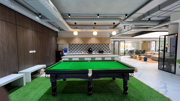 6 Seater Private Cabin 