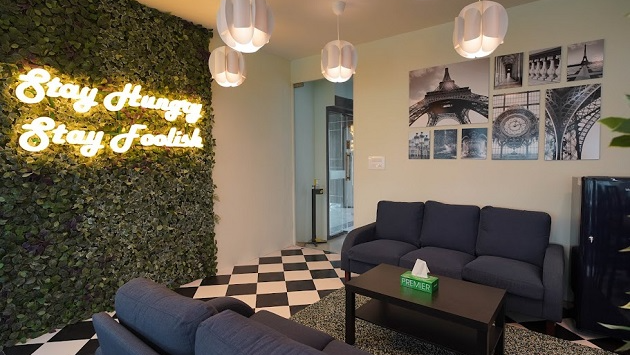 6 Seater Private Cabin 