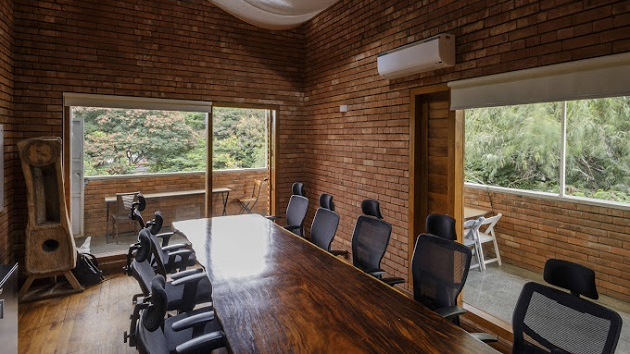 6 Seater Private Cabin