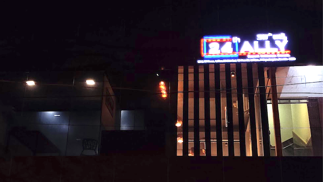 6 Seater Private Cabin