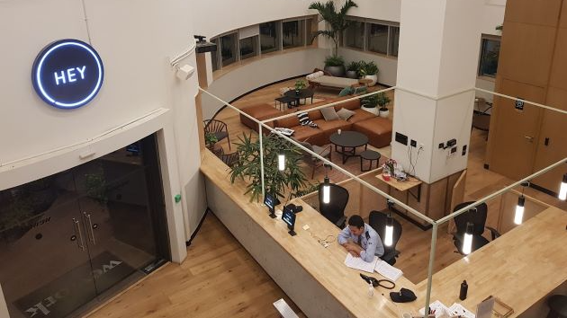 6 Seater Private Cabin