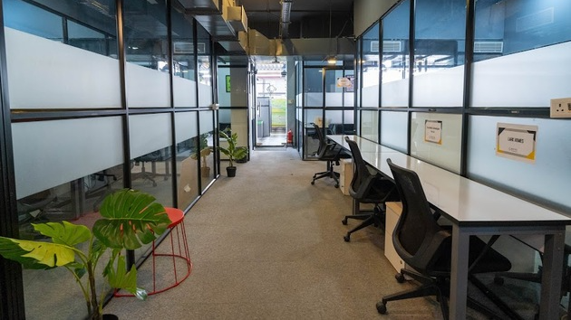 6 Seater Private Cabin