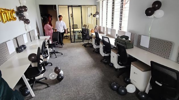 6 Seater Private Cabin