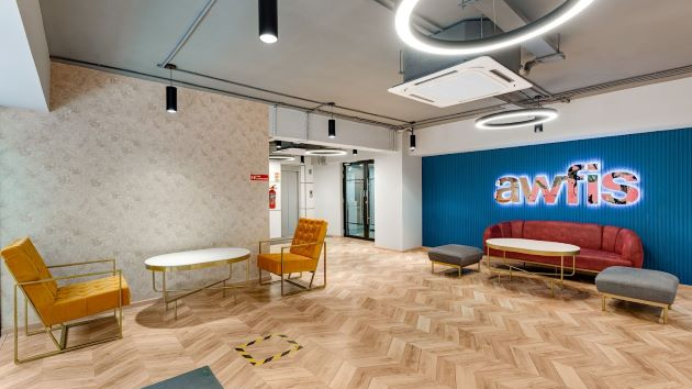 6 Seater Private Cabin