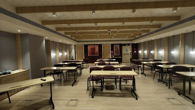 6 Seater Private Cabin