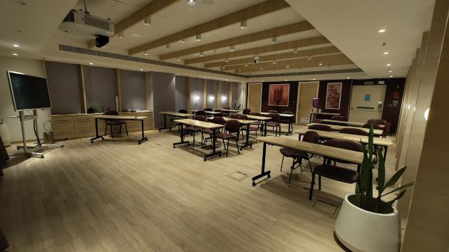 6 Seater Private Cabin