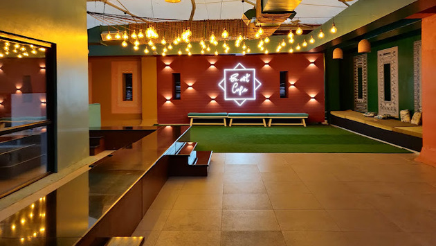 6 Seater Private Cabin 