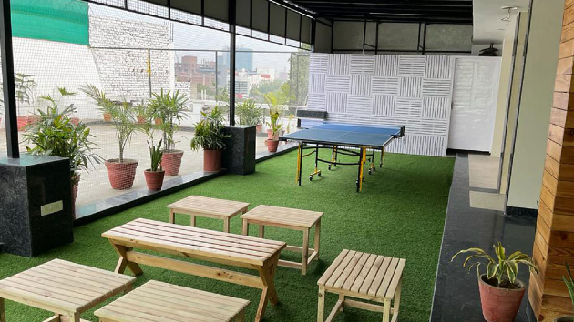 6 Seater Private Cabin