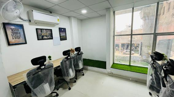 6 Seater Private Cabin