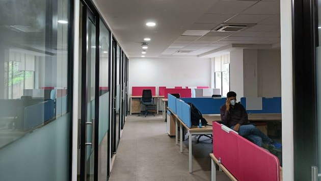 6 Seater Private Cabin