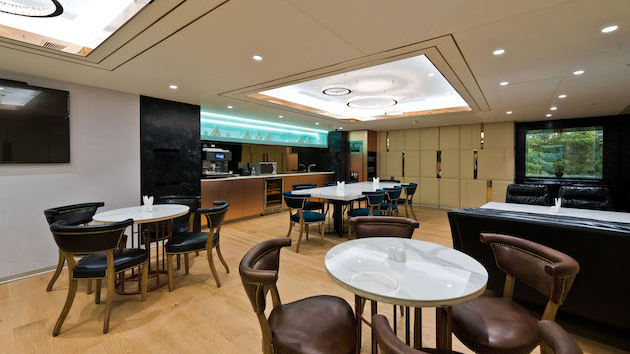 6 seater Meeting Room