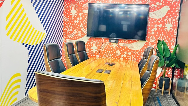 7 Seater Meeting Room