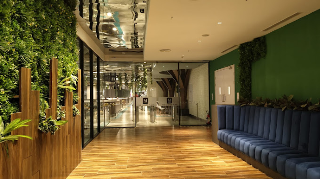 7 Seater Meeting Room (Lily)