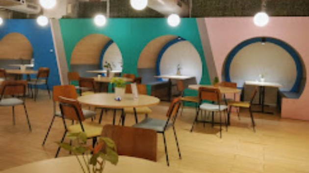 7 Seater Meeting Room