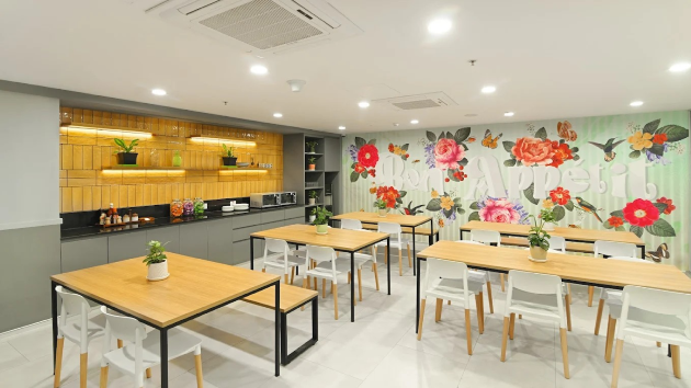 7 Seater Meeting Room