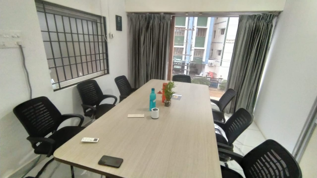 7 Seater Meeting Room