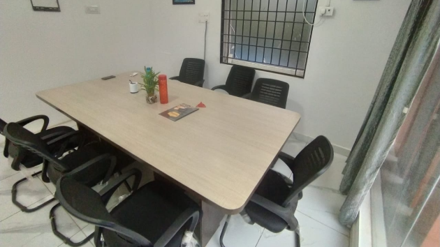 7 Seater Meeting Room