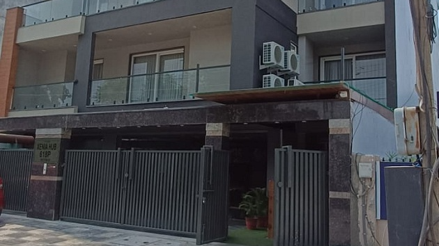 7 Seater Private Cabin