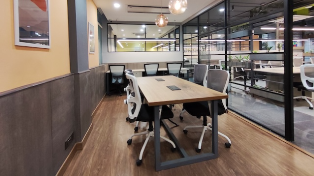 7 Seater Private Cabin