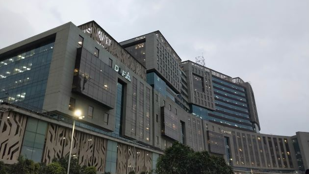 8 Seater Private Cabin