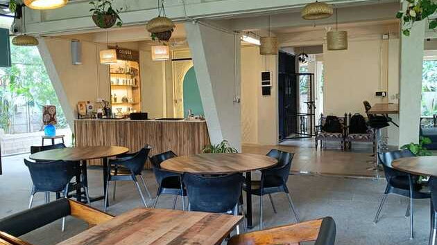 10 Seater Conference Room 