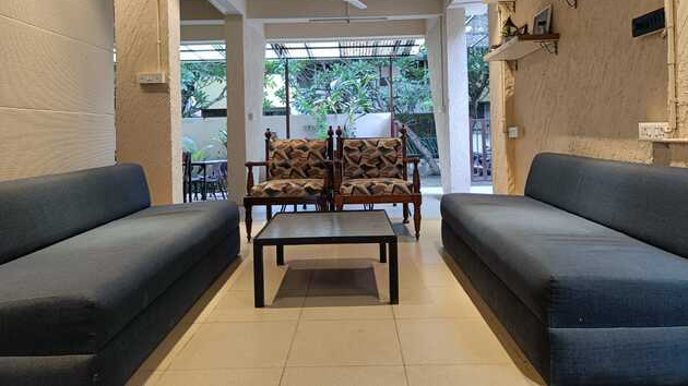 10 Seater Conference Room 