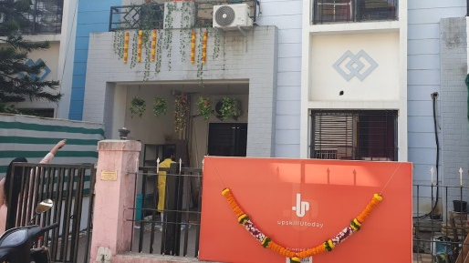 8 Seater Conference Room