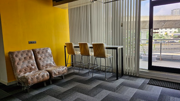 8 Seater Conference Room