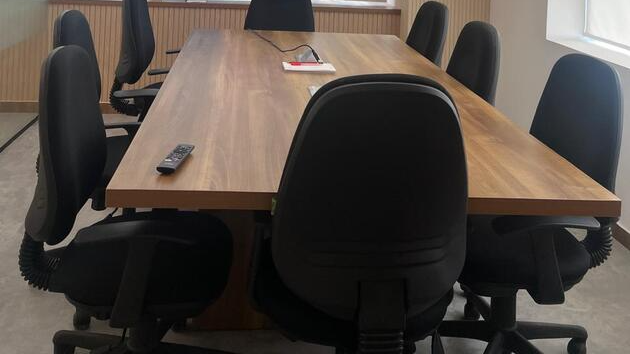 8 Seater Conference Room 