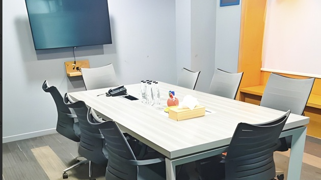 8 Seater Conference Room